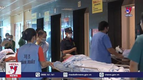 Cứu chữa các nạn nhân trong vụ nổ đường ống tháp xử lý khí