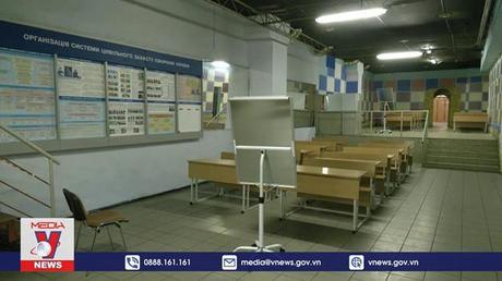 Ukraine xây hầm trú ẩn trong các trường học 