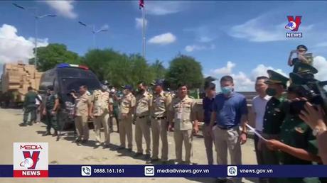 Tiếp nhận 26 công dân xuất cảnh trái phép do phía Campuchia bàn giao