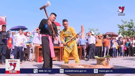 Người dân Điện Biên nô nức xuống phố mừng Tết Độc lập