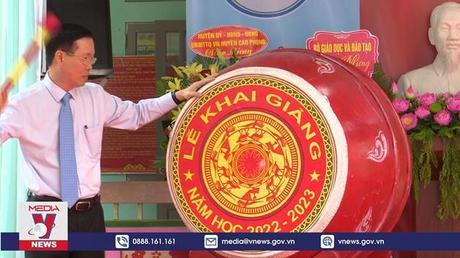 Thường trực Ban Bí thư dự Lễ Khai giảng tại Hòa Bình