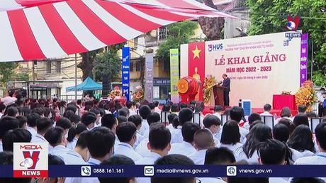 Chủ tịch nước dự Lễ khai giảng tại Trường THPT Chuyên Khoa học Tự nhiên 