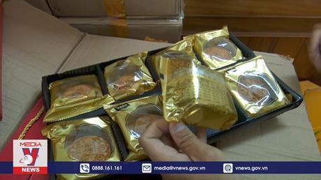Phát hiện lượng lớn bánh kẹo không rõ nguồn gốc
