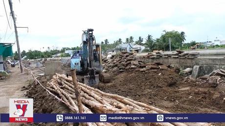Cần Thơ xây dựng các tuyến kè chống sạt lở khẩn cấp
