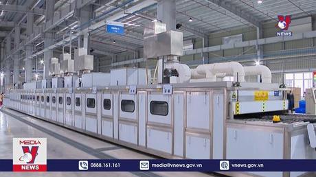 IMF nâng dự báo tăng trưởng kinh tế Việt Nam lên 7% 