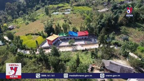 Bàn giao ngôi trường bằng nhựa tái chế đầu tiên tại Việt Nam