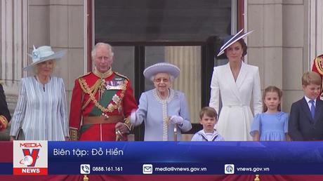 96 năm cuộc đời Nữ hoàng Anh Elizabeth Đệ nhị