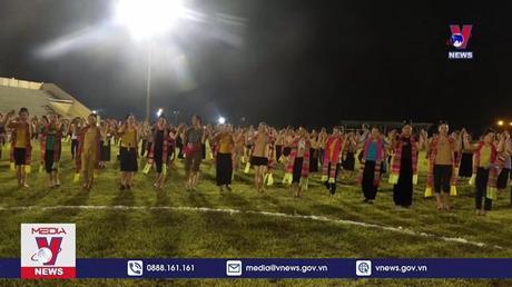 Thị xã Nghĩa Lộ, Yên Bái tập luyện màn đại Xòe 