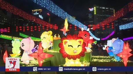 Lễ hội Trung thu rực rỡ sắc màu ở Hong Kong
