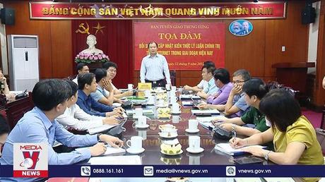 Bồi dưỡng, cập nhật kiến thức lý luận chính trị trên Internet