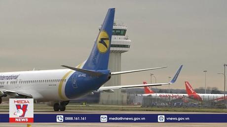 Sân bay Schiphol yêu cầu các hãng hủy chuyến