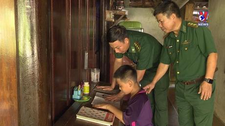 Biên giới, biển đảo Quê hương: Đồng hành nâng bước em đến trường