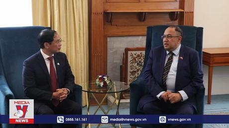 Bộ trưởng Ngoại giao Bùi Thanh Sơn chào xã giao Chủ tịch Quốc hội New Zealand