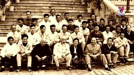 Học Bác mỗi ngày: Bác Hồ với TTXVN