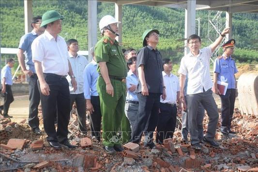 Vụ sập tường ở Bình Định: Bí thư Tỉnh ủy thăm hỏi gia đình nạn nhân, chỉ đạo làm rõ nguyên nhân