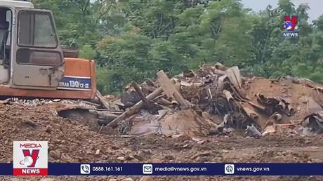 Bình Phước phát hiện vụ đổ trộm hàng chục tấn rác thải nguy hại