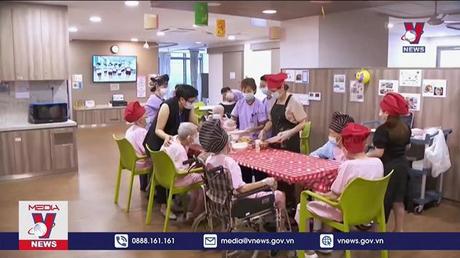 Kết nối thế hệ - Bí quyết sống vui của người cao tuổi