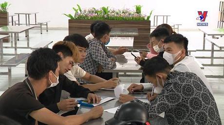 Truyền hình công đoàn:Thị trường lao động cạnh tranh cuối năm