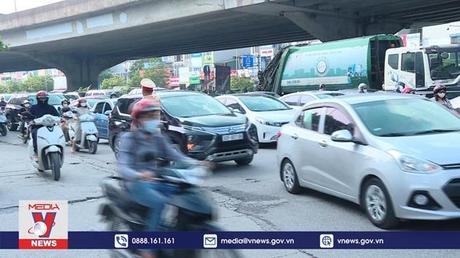 20 xe chuyên dụng của CSGT tuần tra trên đường vành đai 3 ở Hà Nội