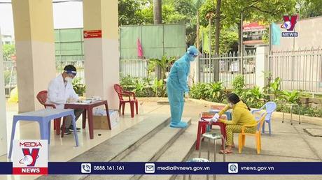 Thủ tướng yêu cầu đề xuất chính sách giữ chân cán bộ y tế