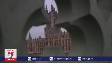 Anh công bố gói hỗ trợ cắt giảm thuế và chi phí năng lượng