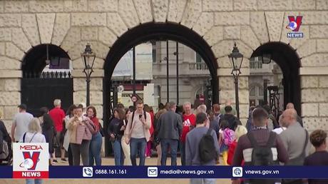 Anh tăng lãi suất nhằm đối phó với lạm phát tăng