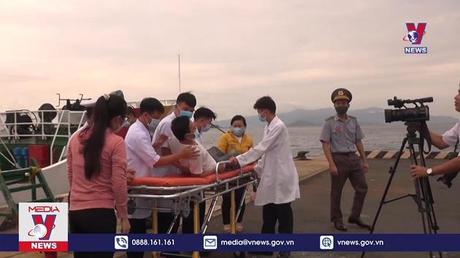 Bàn giao ngư dân Bình Định gặp nạn cho địa phương