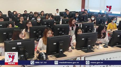 Một số đại học dừng tăng học phí