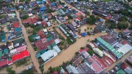 Hình ảnh đảo Luzon của Philippines tan hoang sau siêu bão Noru