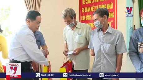 Phó Chủ tịch Thường trực Quốc hội tiếp xúc cử tri tại Hậu Giang