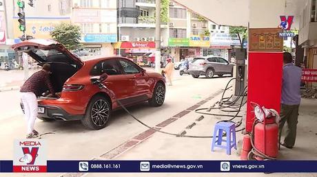 Đề xuất giảm toàn bộ thuế tiêu thụ đặc biệt với xăng 