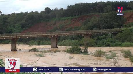 Ba hồ thủy điện ở Bình Phước xả lũ