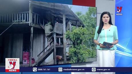 BĐBP Quảng Bình giúp nhân dân khu vực biên giới khắc phục sau bão 