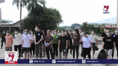 Lào Cai tiếp nhận 110 công dân Việt Nam do Trung Quốc trao trả 