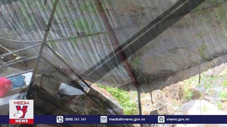 Sạt lở đe dọa nhiều hộ dân ở thành phố Vinh