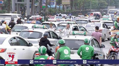 Giá cước vận tải giảm “nhỏ giọt”