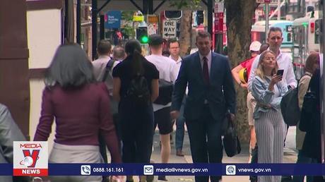 Australia dỡ bỏ yêu cầu cách ly COVID-19