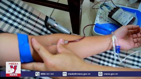 Đưa ngư dân bị tai nạn từ Trường Sa vào đất liền điều trị