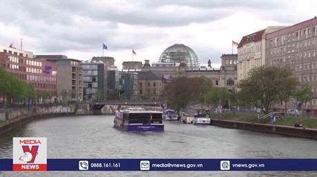 Bộ trưởng Quốc phòng Đức thăm Ukraine