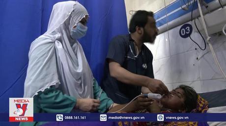 Hệ thống y tế Pakistan quá tải do các bệnh lây nhiễm