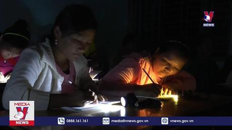 Lớp xóa mù chữ nơi bìa rừng 