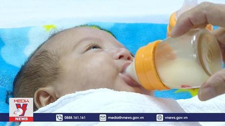 Kỳ tích nuôi sống cặp song sinh nhỏ nhất