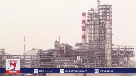 Giá dầu thế giới tăng sau khi OPEC+ cắt giảm mạnh sản lượng