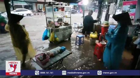 Triều cường vượt báo động III, Cần Thơ ngập nặng