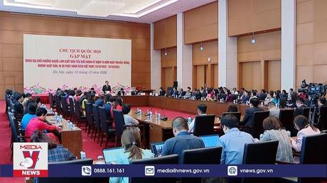 Chủ tịch Quốc hội gặp mặt đại biểu ngành xuất bản