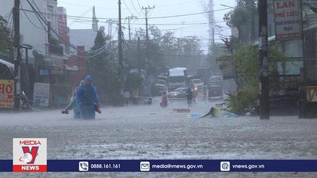 Mưa lớn, nhiều vùng ven tại Đà Nẵng bị ngập lụt