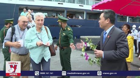 Quảng Bình lần đầu tiên đón du thuyền quốc tế 5 sao