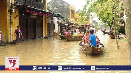 T﻿ham quan Đô thị cổ Hội An ngày ngập lụt