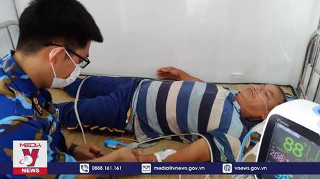 Bệnh xá đảo Sinh Tồn cấp cứu ngư dân bị đột quỵ não