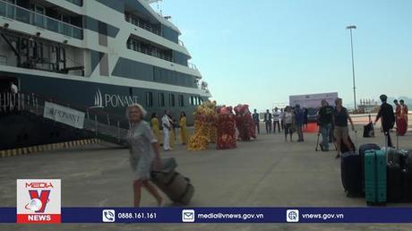 Quảng Ninh đón du thuyền 5 sao đưa khách Quốc tế quay trở lại Việt Nam